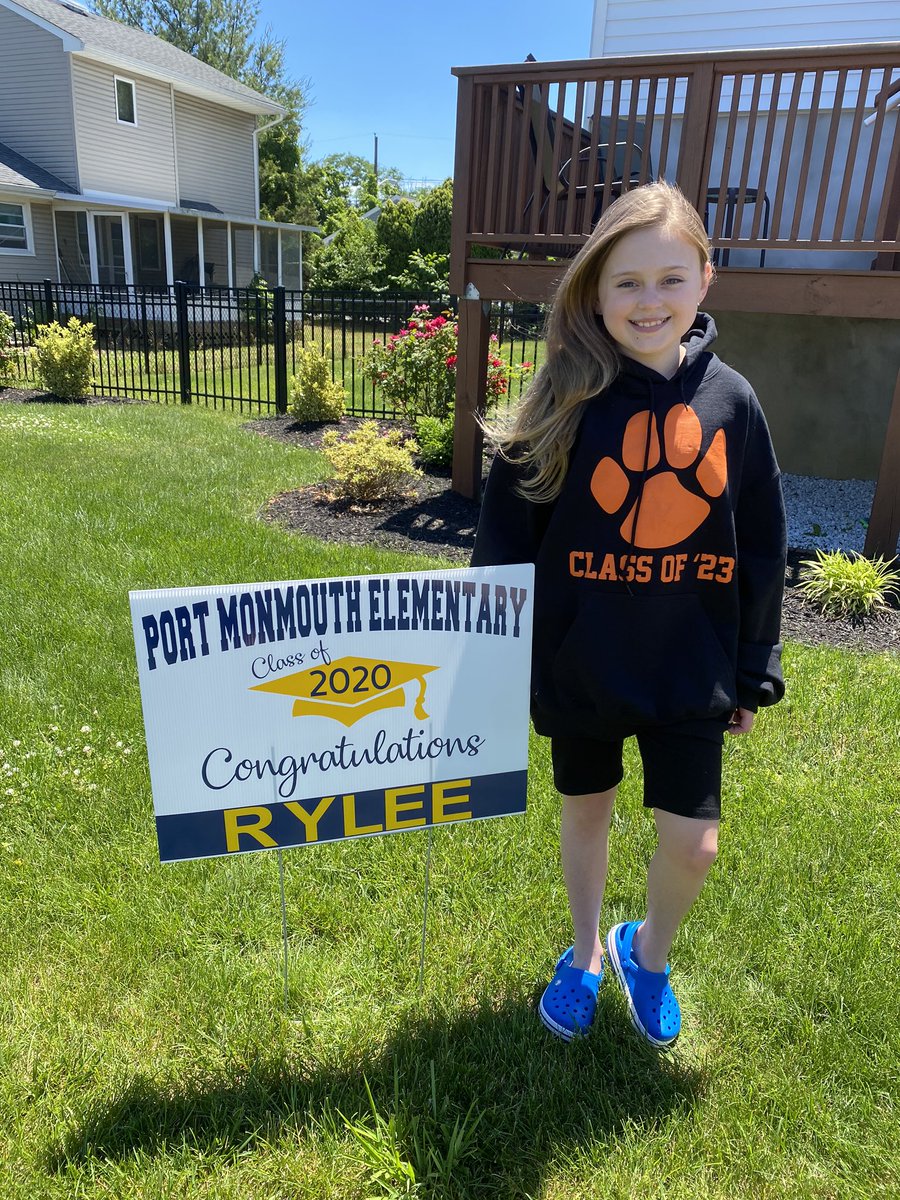 Kelly (@kellyphogan) on Twitter photo I didn’t take any pictures of the Wave Out but it was beautiful and sad. Congrats Class of 2020, you all deserve an amazing start at Thorne next year! 💙💛🐨🧡🖤🦁 Thank you <a href="/PoMoPrideMTPS/">#PoMoPride</a>! I didn’t take any pictures of the Wave Out but it was beautiful and sad. Congrats Class of 2020, you all deserve an amazing start at Thorne next year! 💙💛🐨🧡🖤🦁 Thank you <a href="/PoMoPrideMTPS/">#PoMoPride</a>!