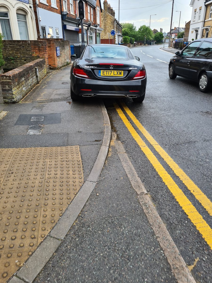 SuperDuperJay69's tweet image. I've got a Mercedes so I can park on double yellow lines @YPLAC @parkingdickhead @parkingknobs @parkingdickhead