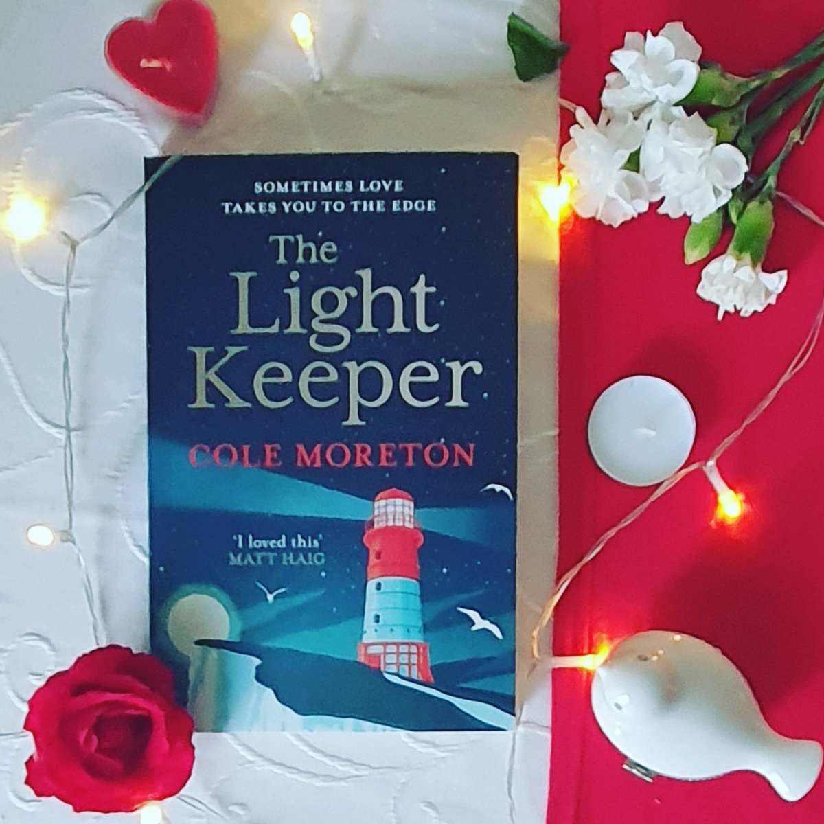 New #bookreview - The Light Keeper by Cole Moreton

Aching sad at times but with beautiful dreamlike writing I loved 

🌟insta -instagram.com/p/CBWAtE2AzZF/…
🌟blog cosybooks.blog/2020/06/12/boo… 

<a href="/ColeMoreton/">Cole Moreton</a> <a href="/RhodaPR2013/">Rhoda Hardie</a> <a href="/marylebonehouse/">Marylebone House</a> #thelightkeeper