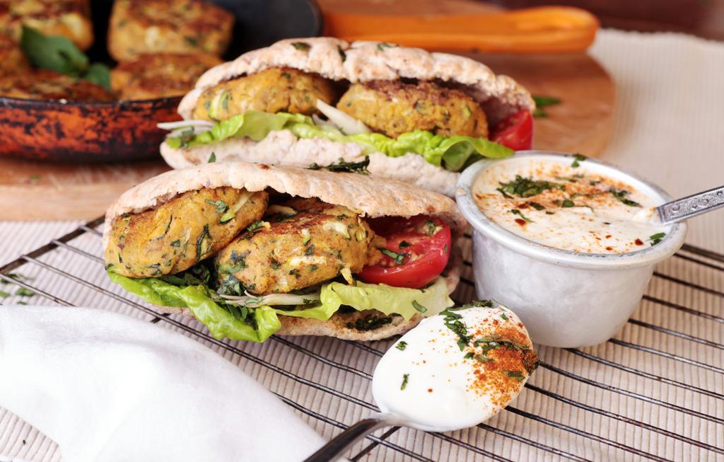 katepercys's tweet image. Making your own incredible falafel couldn't be easier. Check out my #CookWithKate recipe and celebrate #InternationalFalafelDay in style 😋👇
facebook.com/katepercys/vid…