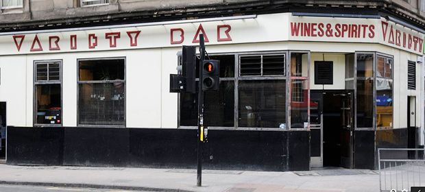 Pubs I Miss#12 The Variety Bar, GlasgowA Sauchiehall St institution, the Variety has long existed as a welcome anomaly on the city's main drag. Hip but welcoming, cool but unpretentious - it has long been the go-to for a 'proper' drink before a big night on the town.