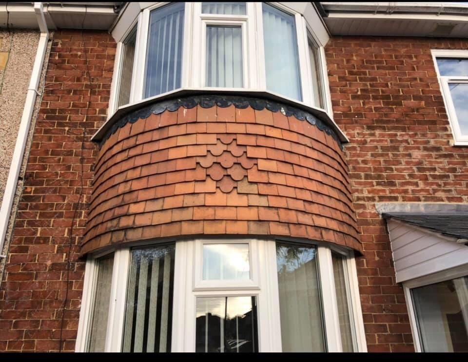 BayContracts's tweet photo. Outstanding transformation on this property giving it a new and modern look. Tiled bay window and porch finished in parex mouse grey through coloured render and original red bricks finished in parex basalt grey through coloured render #BayViewContracts #Rendering #NorthEast https://t.co/PW5d77AaST