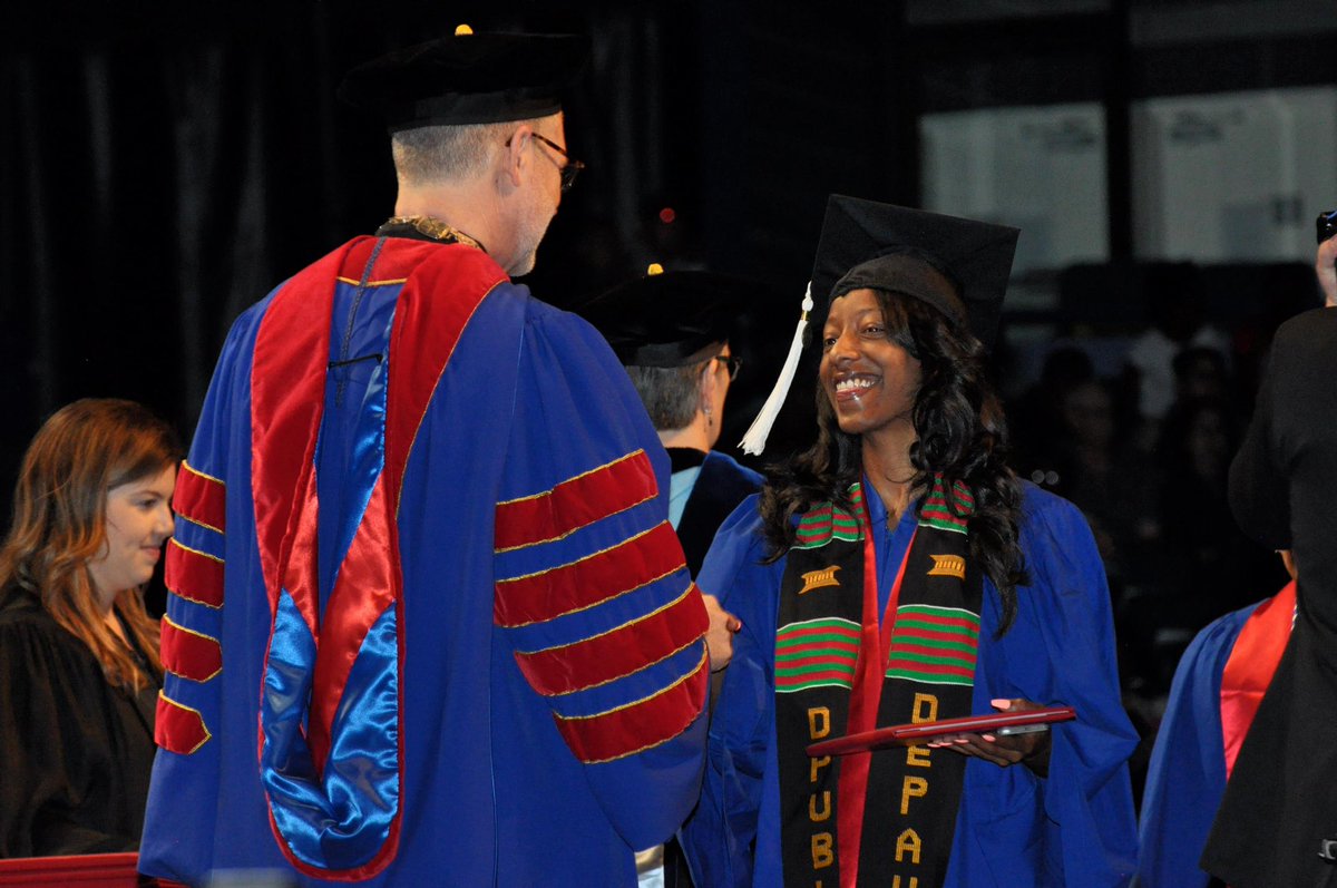 TianaKen_'s tweet photo. 4 years ago today ๐ญ๐ญ๐ญ๐ญ #DePaul #DePaulGrad #DPUBLACK #PoliticalScience https://t.co/36jJ5NLeus