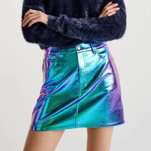 DrawRefrences's tweet image. Holographic clothes ✨