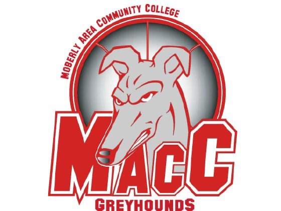 GalesburgBball's tweet photo. Congratulations to Jaylin McCants on his commitment to Moberly Area CC. We are proud of you and look forward to your journey and successes that are still to come! #TheSliverStreakWay https://t.co/j23aPBKp3K