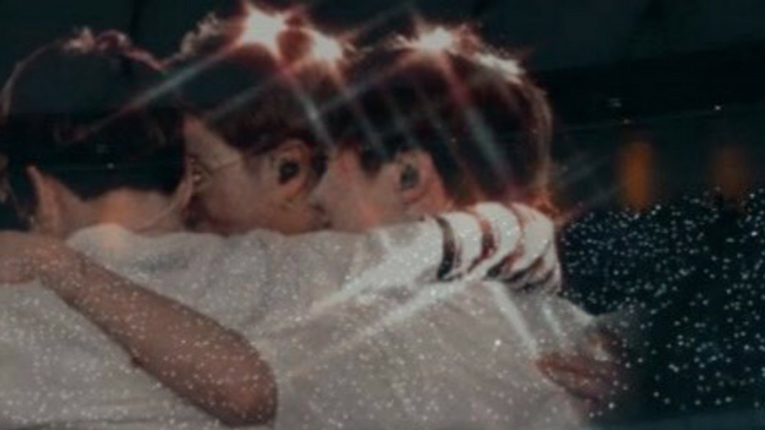 ItsJ_hoseok's tweet photo. No importa que el tiempo que pase, o si incluso soy una anciana, siempre los amare, siempre estaré agradecida por lo feliz que mi hicieron a cada segundo, y el giro inesperado que le dieron a mi vida, para algo mejor. Gracias BTS, los amo mucho 

@BTS_twt 
#7ToEternityWithBTS https://t.co/nlCHPQZkQv