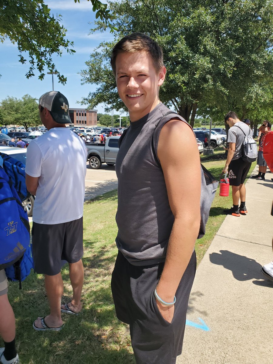 JacobWHutto's tweet photo. Lets go! Texas Showdown https://t.co/I7kgbwVU8l https://t.co/tBmJ8ReJsc