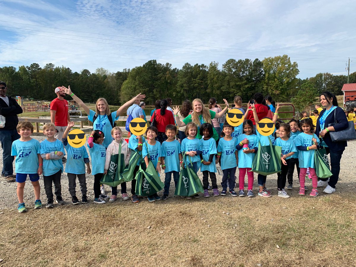 MrsMerritt2nd's tweet photo. Happy last day of school to these rising First Graders! We built such amazing memories from play days to remote learning! I am so proud to have been your Kindergarten teacher and know you all will do amazing things! Thank you for an unforgettable year! #hello1stgrade @HCES_K https://t.co/1HgCbNhT1d