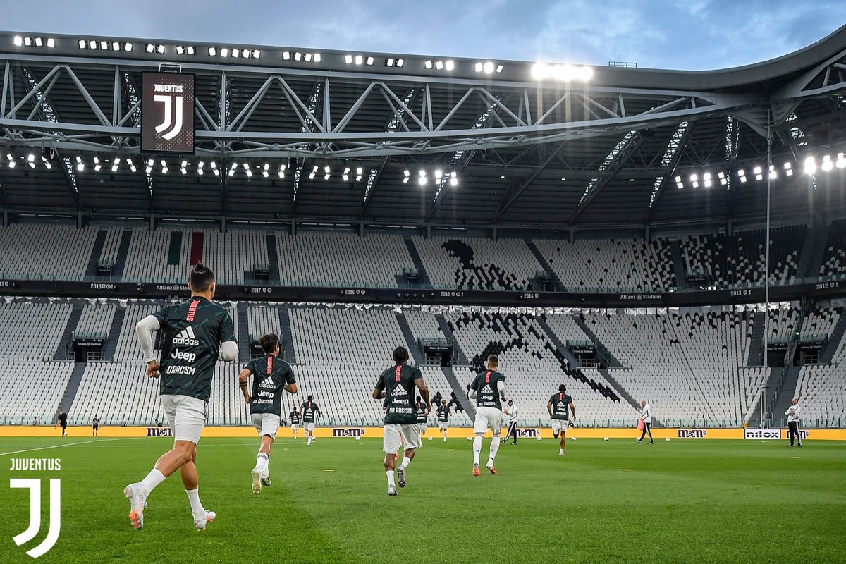 juventusfcpt's tweet photo. Em qualquer lugar, a qualquer hora: não ao racismo. 

➡️ https://t.co/bXr3bTzJOg 

#ColourWhatColour | #NãoAoRacismo | #VidasNegrasImportam | #JuveMilan

https://t.co/i9XlDtOnJB
