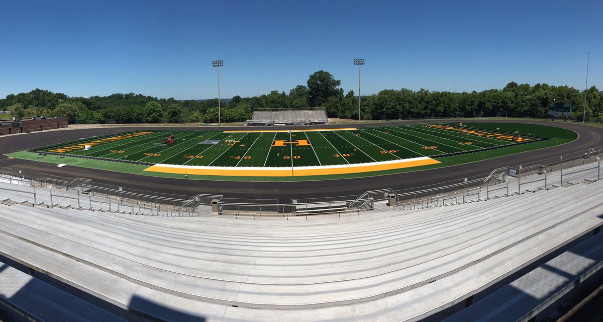 HHSSports_'s tweet photo. 😍😍😍😍
The new Highlander football field sure is coming along nicely!🔥🔥

#hhsfootball #hhs2020 https://t.co/JjrVP6oQK8