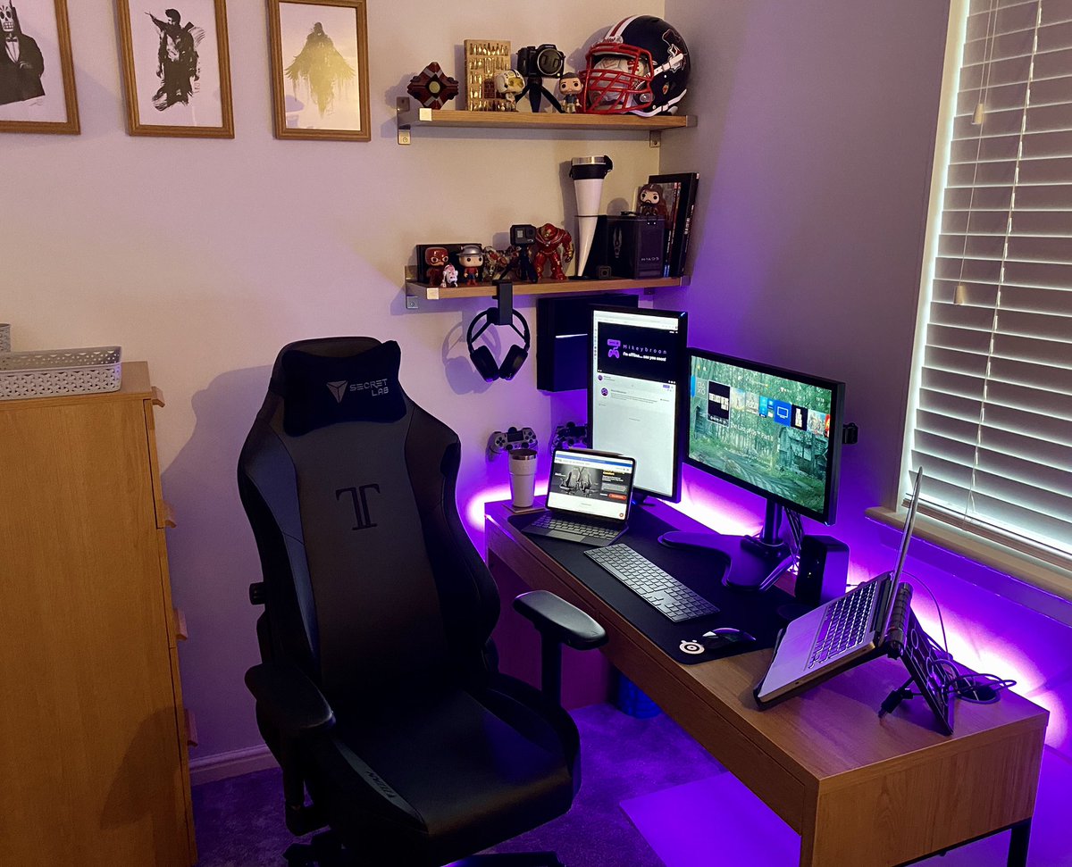 themikeybroon's tweet photo. Loving the new chair from @secretlabchairs so comfortable and so easy to put together. #secretlab #titan2020series #lumbarsupport #apple #arctisprowireless #yeti #floatinggrip #Playstation4 #collectibles #ekpirates #marvel #dc #comics #gameteegirls https://t.co/rvC3qdDm9W