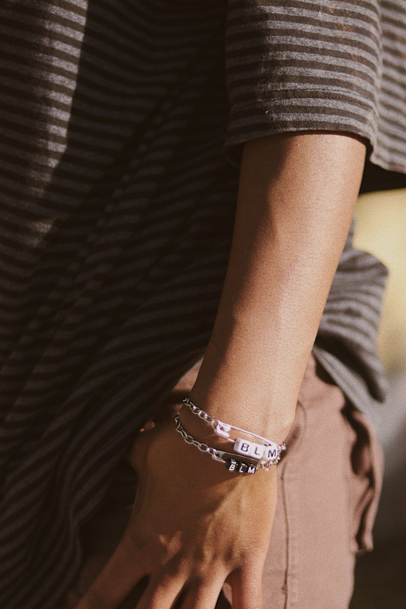 ovrlyabsurd's tweet photo. In support of #BlackLivesMatter we have created some bracelets to raise money &amp; awareness for movement. ALL profits that are made will be donated to the Know your Rights Camp and the Bail Project. If you have a specific donation place in mind, you can message us on our depop!! https://t.co/xl5Umop0vq