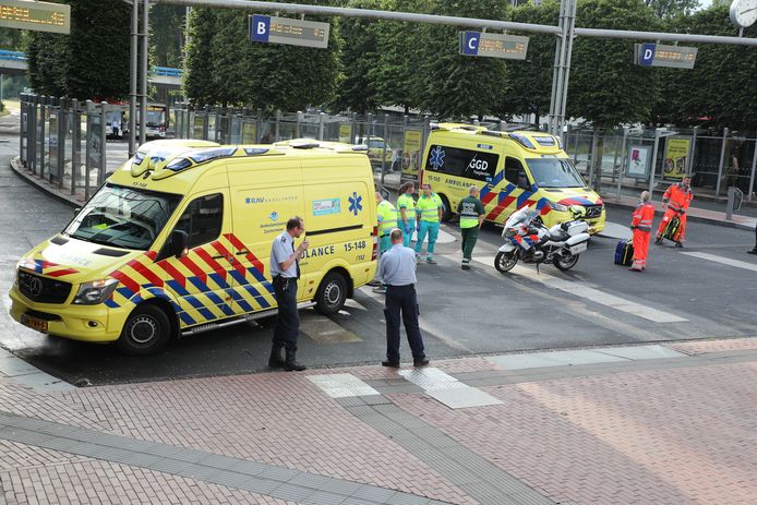 Drie gewonden bij steekpartij in Zoetermeer, drie verdachten aangehouden..