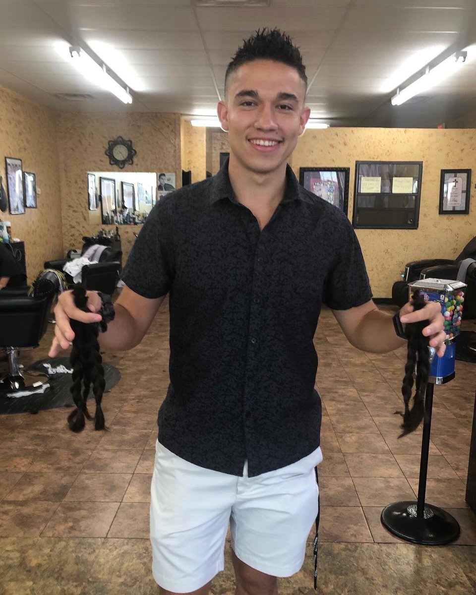 Jvalenz33's tweet photo. So I lost a few pounds yesterday 😂😩 https://t.co/3WbpYnuKe8