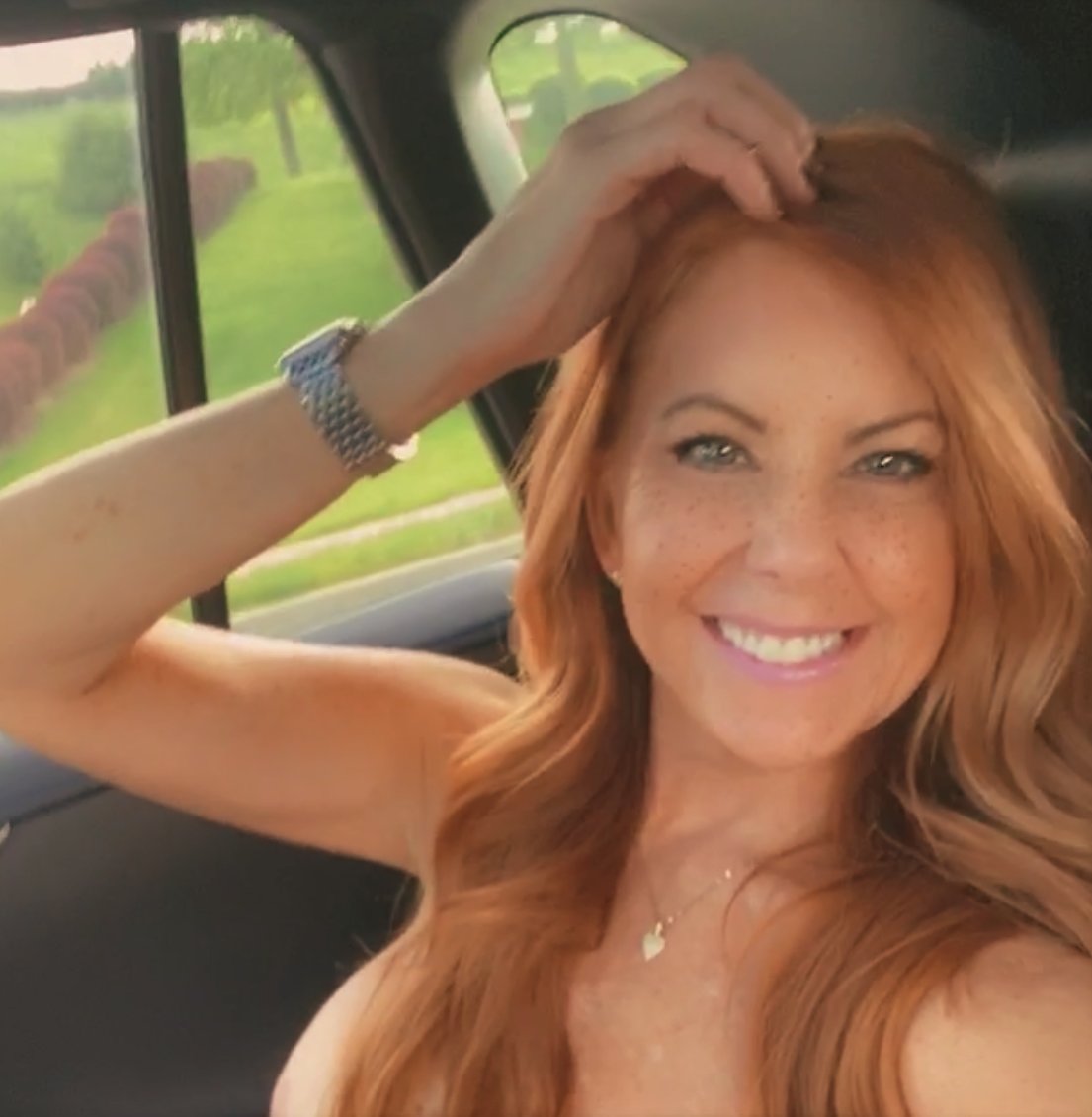 Mrs. Robinson on X: Happy FREE FRIDAY!!!! My #onlyfans is all free alllll  the time 😘t.corZySZaefeJ PS- say hi once you're there so I know  it's you #milf #cougar #stepmom 😈 t.co21qobIYi5R 