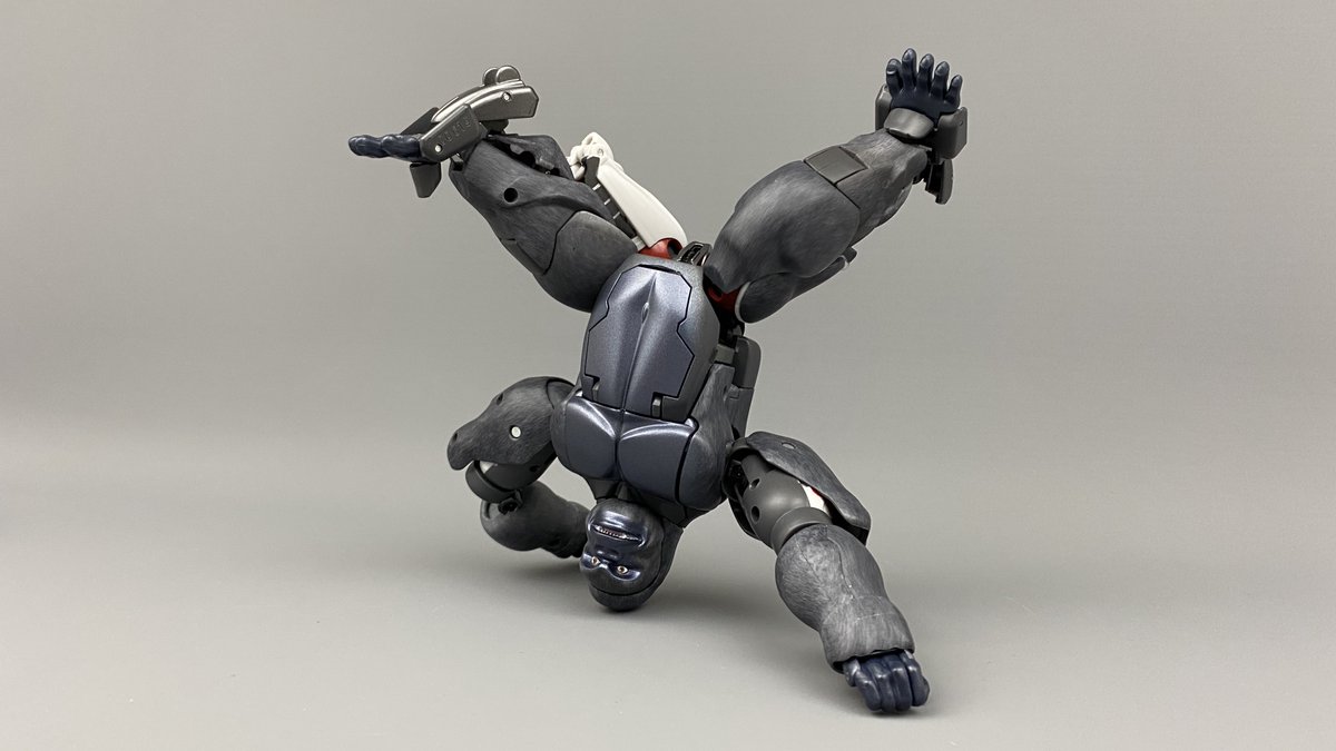 cophonz's tweet photo. Watch my #Youtubevideo of #BeastWars #Transformers #Masterpiece #mp32 #OptimusPrimal accompanied by some tunes! It's an up close #showcase of both alt mode and #robot mode plus a very clear #transformation. 

The video: https://t.co/Y9I8UlTAuS

and some pics: Enjoy! https://t.co/PuE55tvni0