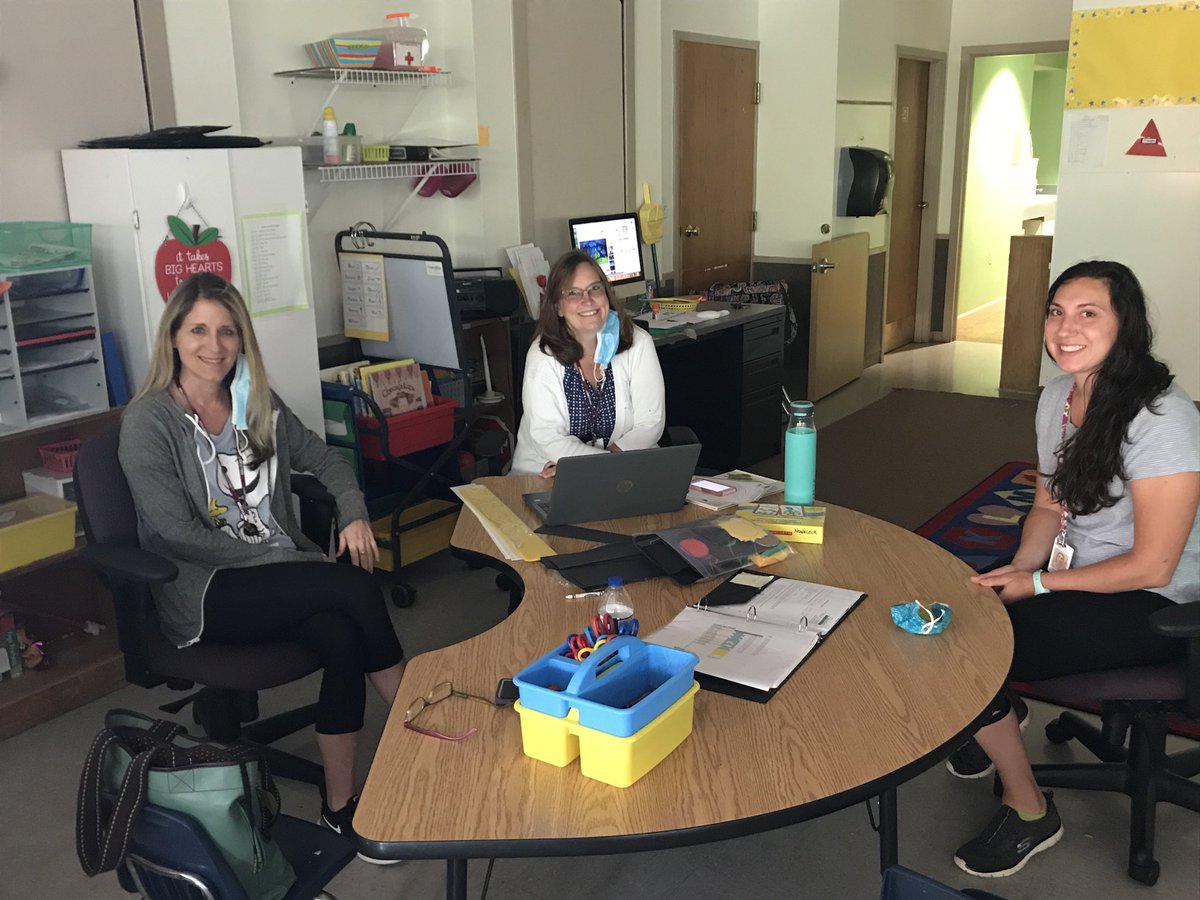 davidteddy1020's tweet photo. So proud of Deb, Morgan, Chelsea, Patti, Lindsay, Mara, Gina, and Carla for their effort to provide emergency childcare for our youngest Dreadnaughts.  They’ve paved the way for the rest of the district during this pandemic! #JenkinsECLC #superstaff ⁦@TimmisChris⁩ https://t.co/9IgGnZTHa3