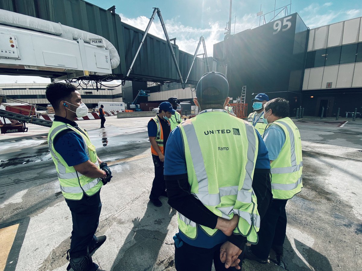 morrisliam's tweet image. EWR leadership highlighting how we are #justplanesafe, by observing, job safety briefings, and gathering feedback! #beingunited #livesafe247 @julioUAruiz @MariaPerdomoEWR @CamachoN20 @William3167 @MoeHawkins20 @TheRealMLHJR @KeithWaiters3 @KellyTolbertUAL @Trozie2 @susannesworld