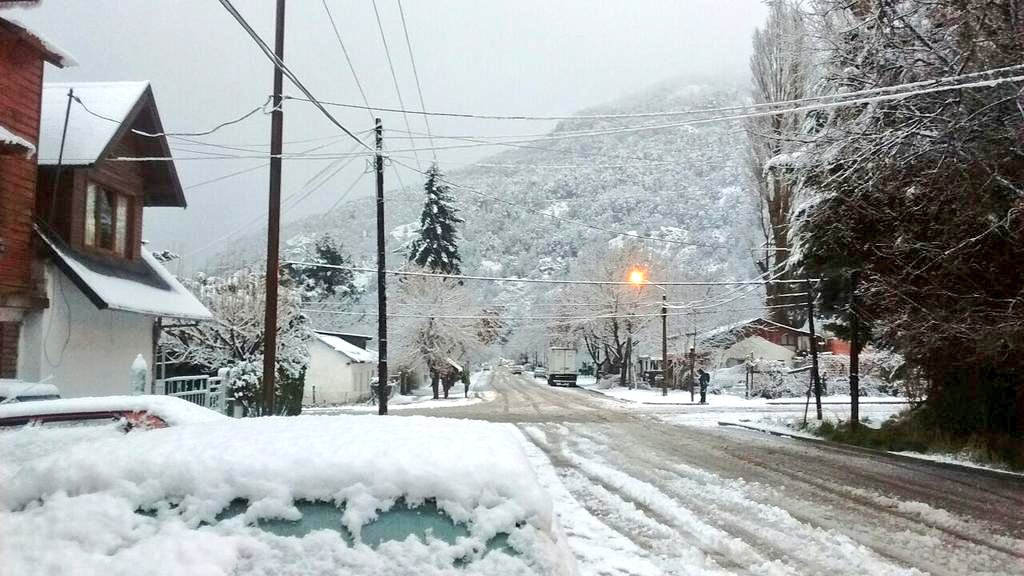 Rancagua_DGT's tweet image. Así amanecimos hoy en Doñihue!! #Nieve
.
.
.
Aunque algunos envidiosos dirán que no es Doñihue. ;-)
