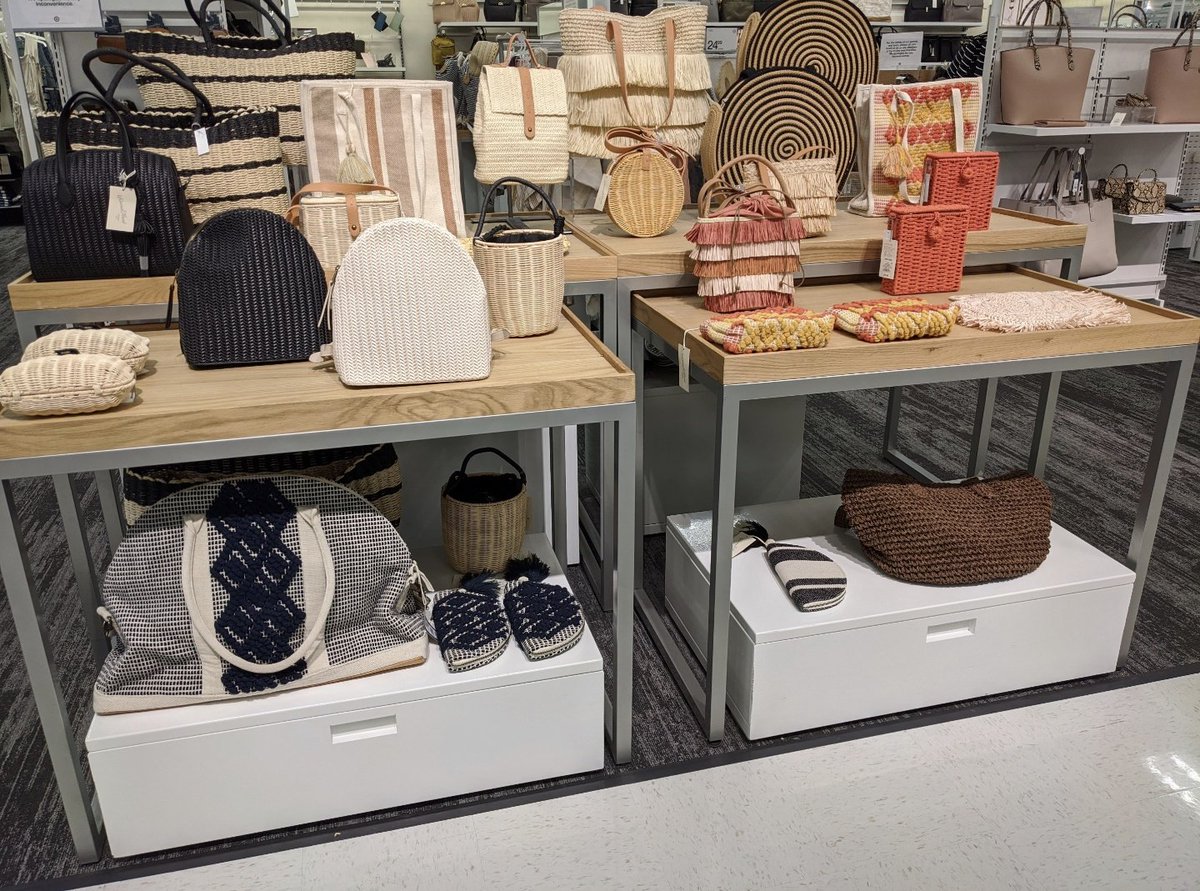 VM_Connor's tweet image. Style Team Lead, Nick and Style Consultant, Kiley set this AMAZING presentation! Combining different textures, patterns, and materials while still displaying a cohesive theme! Super trendy!!! #T2186 #TargetStyle #WorkSomewhereYouLove @Bryjudy @DZeppuhar @Matt_Mc_3 @madeleinepm23