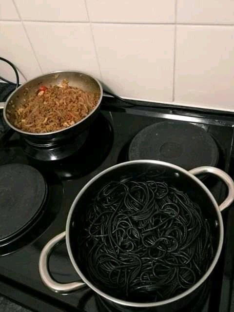 sandra_gift's tweet photo. Wait when you eat black spaghetti ..that is when you will know mukene is very good food  😜😜😜😜 https://t.co/FFJLASbiQF