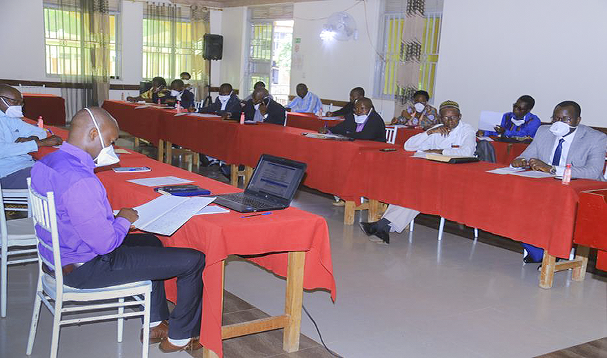 Interpeace_Org's tweet photo. Building trust & lasting peace in #DRC requires the inclusion & participation of communities. In #Bunia, #Mandima, #Komanda & #Djugu, @InterpeaceTweet facilitates meetings of various actors to share their concerns and solutions to address conflict drivers, including #epidemics. https://t.co/zBif4qeZnb