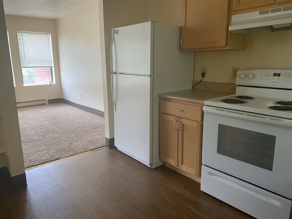 Parkstead_Tom's tweet photo. We’ve got a red hot 🔥 move in special on all 2 bedroom garden apartments until the end of the month!  Don’t miss out on this great deal, call us for more information 315-785-9930!  #parksteadthompsonpark #alwaysunited #moveintoday #specials https://t.co/MFXpYjDkfW