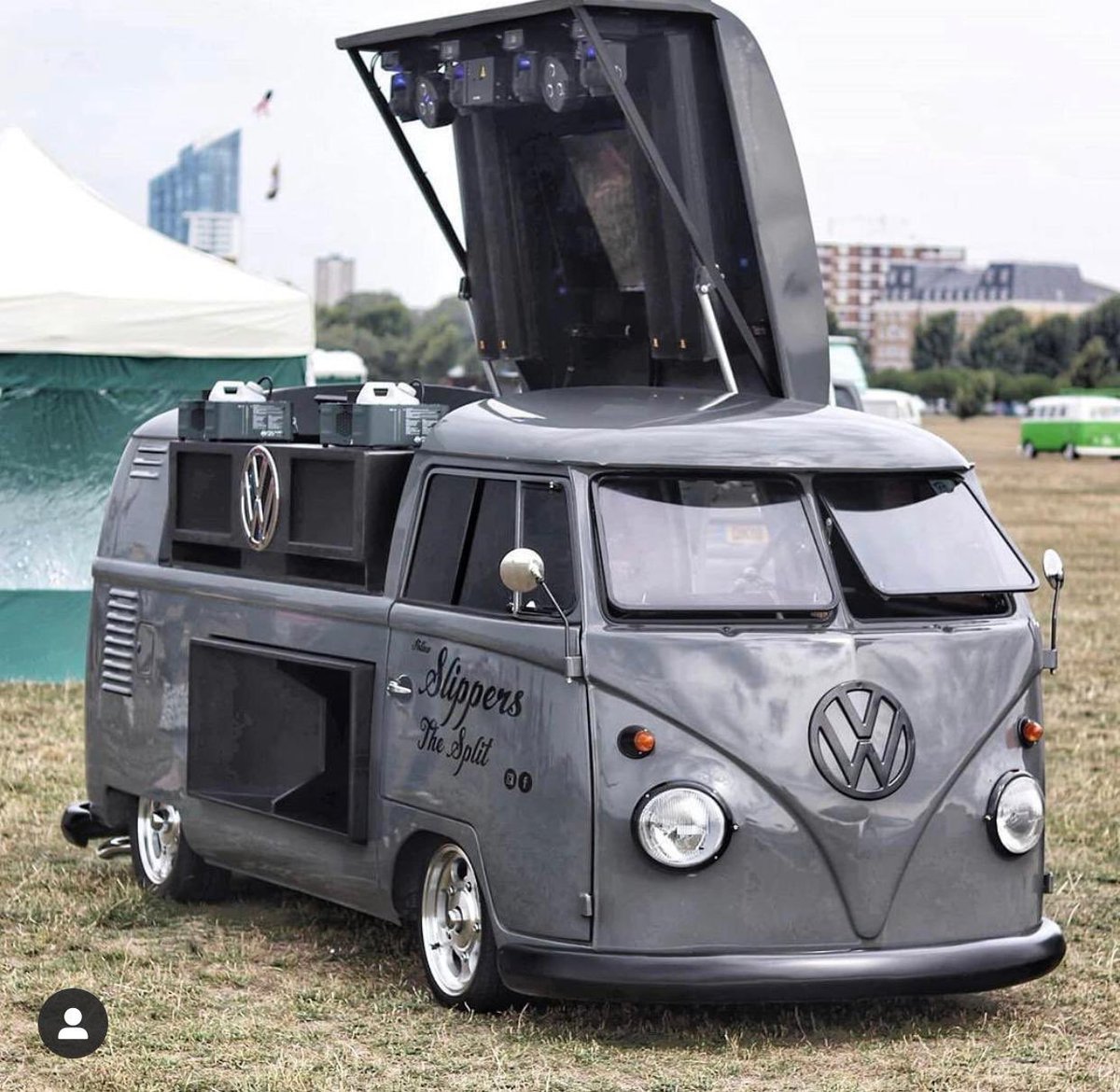 yes we did... our good friends @slippersthesplit are only turning up tomorrow for The Conveyor Belt Batfest! So nice of them to paint it Bat &amp; Ball Grey! You don’t want to miss this! We also have some&amp;Acoustic music from our very own <a href="/domgeeburch/">DGB</a>. Join the Belt tomorrow from 2pm!