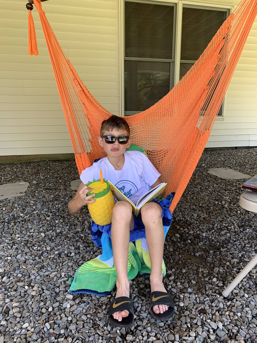 RomanowskiCRAS's tweet photo. The Romanowski Readers are enjoying this beautiful day! Reading outside and even photos of orgami bookmark @CRAmediaKK 📚 https://t.co/lVaWmbHEZQ