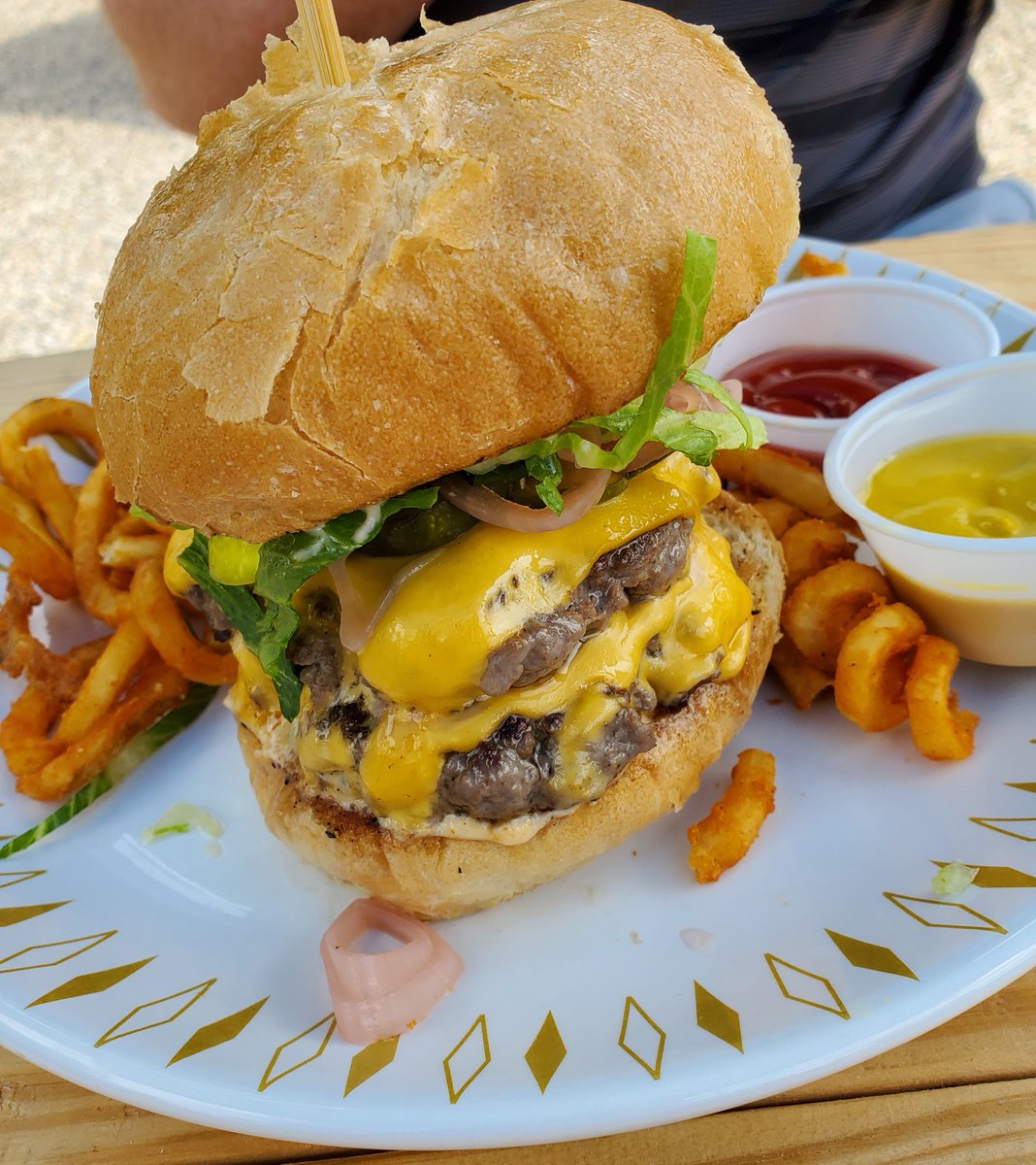GrandRapidsBeat's tweet photo. Our 1st lunch out together in 3 months ❤️ Be sure to check out Royals Diner on Wealthy with its interesting menu, great food, &amp; social-distancing patio! #royals #grandrapids #salmonstack #dinerburger https://t.co/Sd8DFhEJVf
