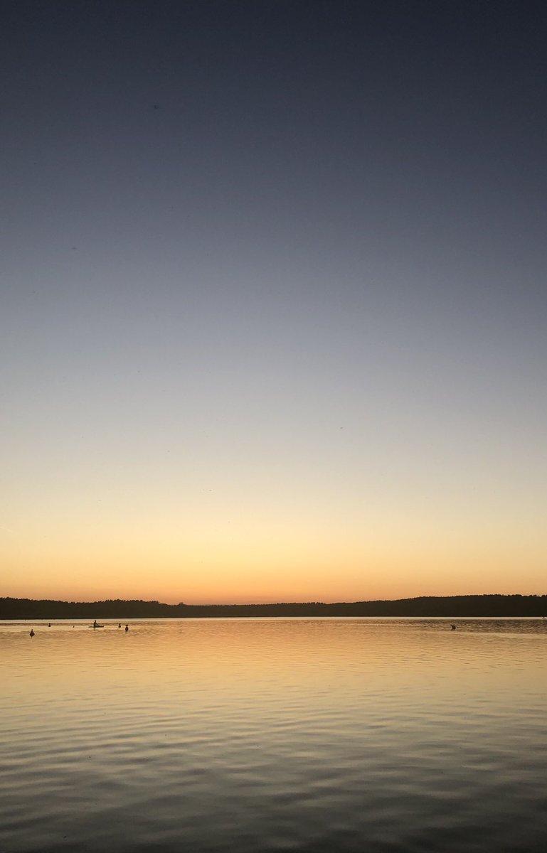 Ivnoeoe's tweet photo. Se está quedando un atardecer como para abrazarte https://t.co/XB0nx3QpmV