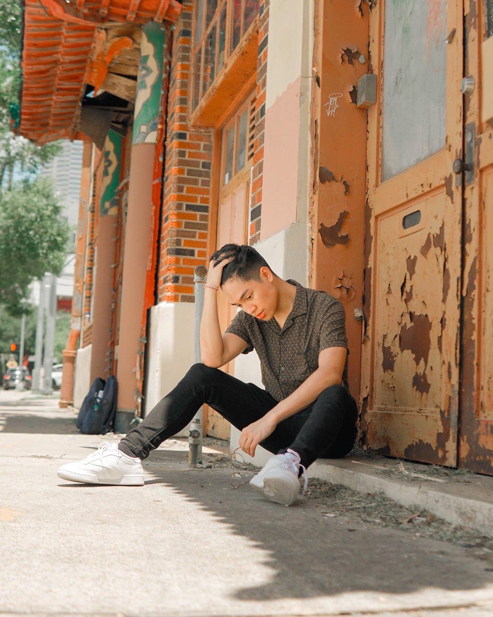 Martey_Tx's tweet image. 📸✨ ^*+ 𝕥𝕒𝕜𝕖 𝕥𝕙𝕖 𝕣𝕚𝕤𝕜 𝕠𝕣  𝕝𝕠𝕤𝕖 𝕥𝕙𝕖 𝕔𝕙𝕒𝕟𝕔𝕖𝕤 #expressmen 
⠀
𝙖𝙙𝙙𝙞𝙣𝙜 @express 𝙣𝙚𝙬 𝙡𝙚𝙖𝙛 𝙥𝙧𝙞𝙣𝙩 𝙧𝙖𝙮𝙤𝙣 𝙨𝙝𝙞𝙧𝙩 𝙩𝙤 𝙢𝙮 𝙗𝙪𝙩𝙩𝙤𝙣 𝙪𝙥 𝙘𝙤𝙡𝙡𝙚𝙘𝙩𝙞𝙤𝙣 :) 
⠀
#expresspartner #expresstogether