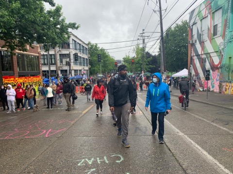 MayorJenny's tweet image. For as long as I can remember, Capitol Hill has been autonomous - it's always been a place where people go to express themselves freely. Today at the #CHAZ, I spoke with organizers and community about how we can move forward and keep our communities safe, together.