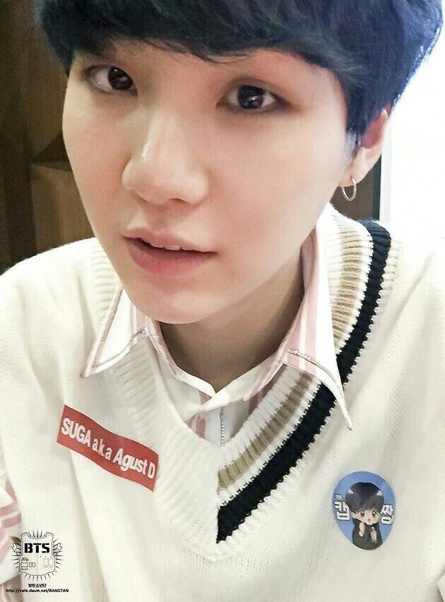 unrivaledminpd's tweet photo. "Suga a.k.a Agust D"

Me: drowns in a puddle of my own tears.

#SUGA #슈가 https://t.co/hshUpvyoQ4