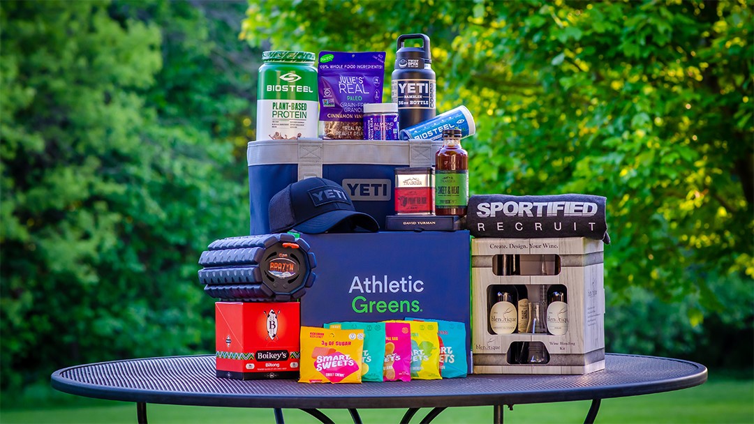 hunterpence's tweet photo. Check out this #QuarantineCarePackage from @SportifiedBrand! Help me thank a deserving person working on the front lines of COVID-19 by having the same package sent to them. Email your nomination to frontline@hireproathletes.com with my name as the subject! https://t.co/BP26PlGwkV