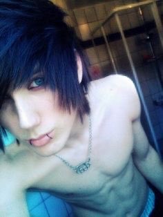 scenequeen2009's tweet photo. boys, what's stopping you from looking like this? https://t.co/86DFjWraHh
