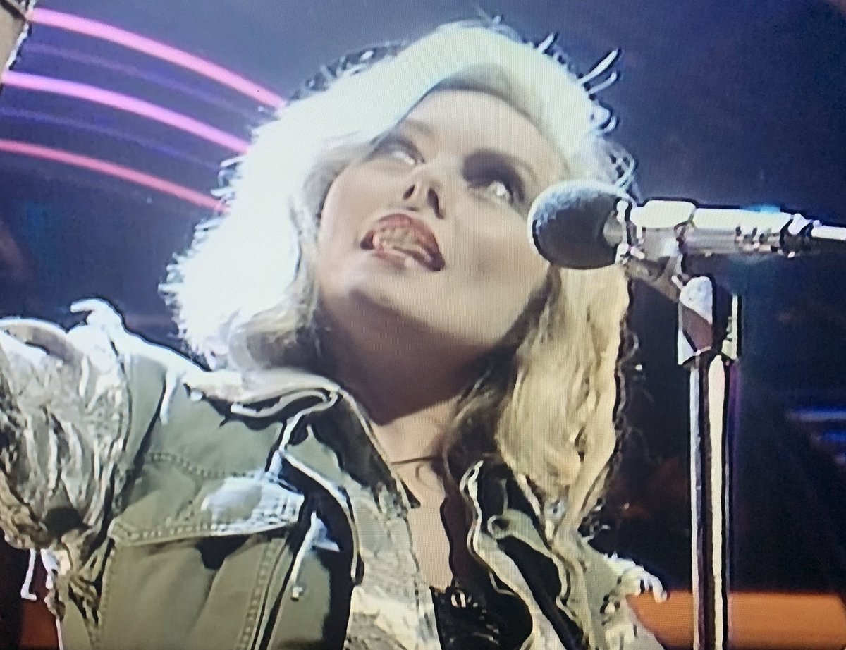 Catrin Lowe tweet media