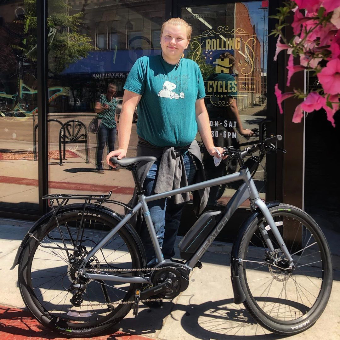 BatchBicycles's tweet image. E-Bikes are a fun way to ride and still available! Our classic E-Bike features a @boschebikesystems.us motor and battery, disc brakes and Shimano altus drivetrain. What questions do you have about E-Bikes? #ebikes #batchbicycles #bikelocalbuylocal #supportyourlocalbikeshop