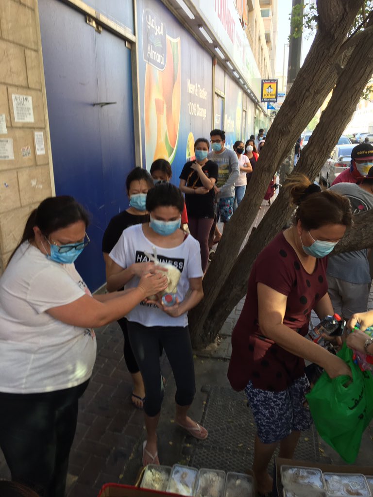febylicious21's tweet photo. Day 20 of Ayuda Project! Distributed 390 food packs & 310 bags of rice & eggs. Thank you for all the help & support!ππ»ππ»ππ» #nooneshouldbehungry #freefood #ayudaproject #georgeslutongbahayatbp #febyskitchen #momshiediaries https://t.co/zsid5gtiZk