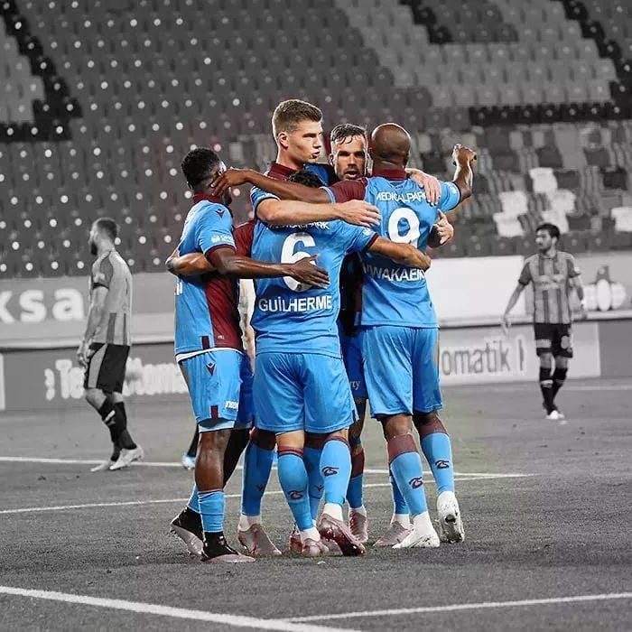 ZokoranN's tweet photo. Zigmeye geliyruk #Trabzonspor https://t.co/D4RdPHRP8O