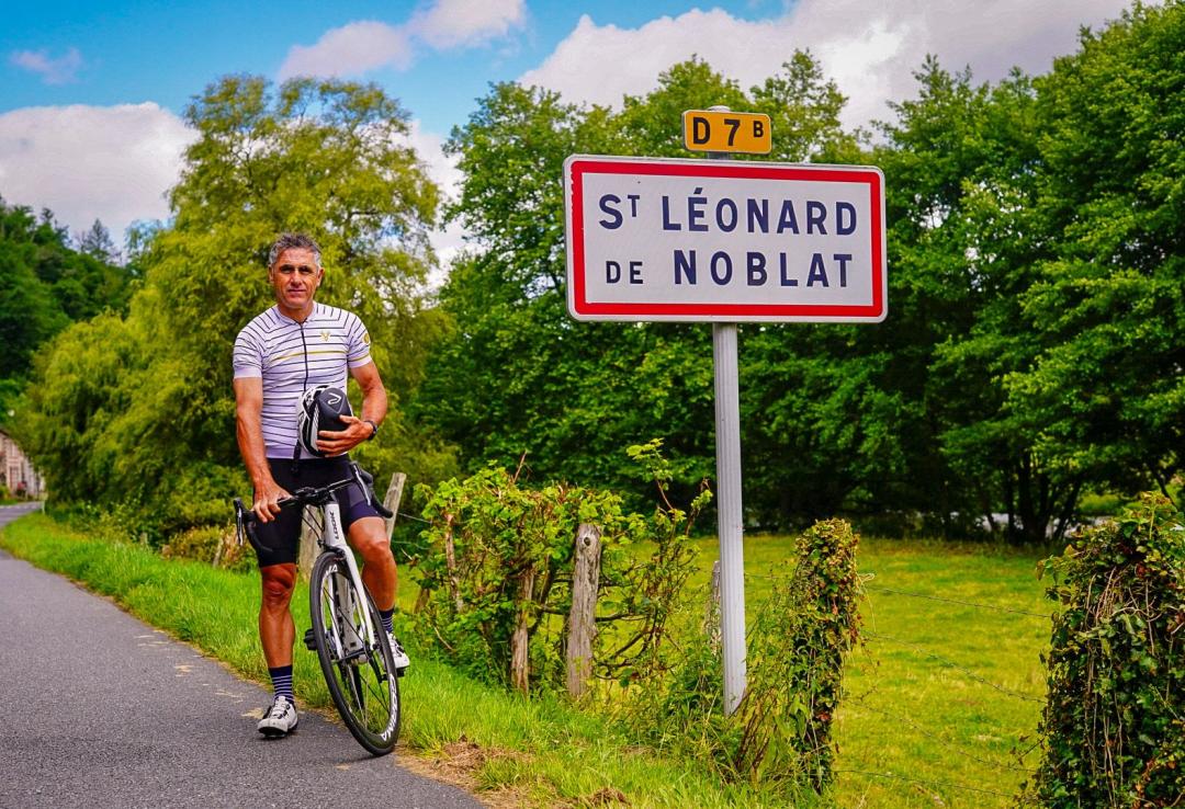 @L_Jalabert a reconnu la 12e étape du @LeTour entre #Chauvigny et #Sarran, il livre son analyse « C'est une étape vraiment usante... Le col de Suc-au-May... c'est un 'tas de fumier' ! C'est très dur ! » lepopulaire.fr/limoges-87000/… #cyclisme @LeTour