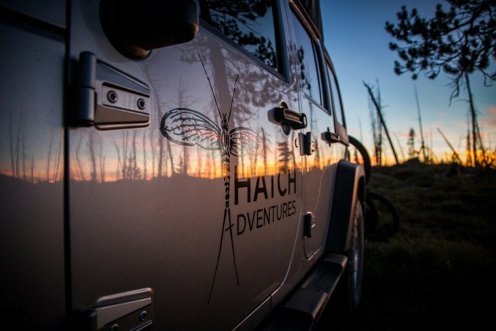 Sunrises just look better in the mountains. Happy Friday everyone! Turn your phone off, get off the beaten track and watch a sunrise this weekend. 
Photo: <a href="/RyanKrueger/">Ryan Krueger</a>

#HatchAdventures #HatchYourAdventure instagr.am/p/CBWINGEH9c7/