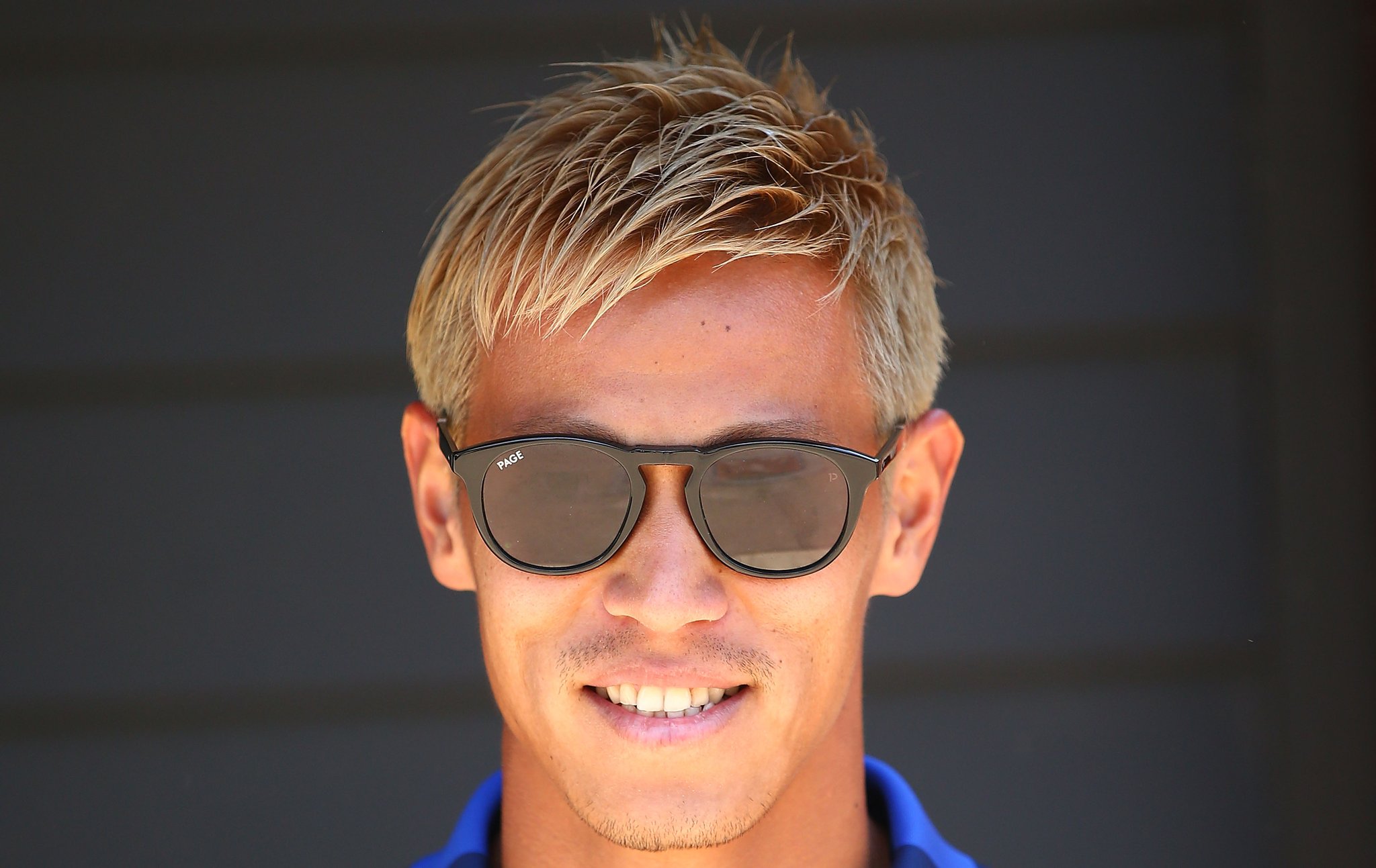  Happy birthday to the forever-cool Keisuke Honda!   | 