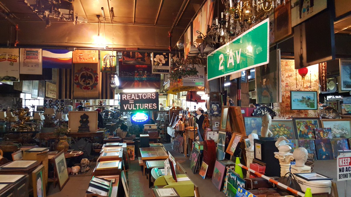 New York Magazine Art Critic <a href="/jerrysaltz/">Jerry Saltz</a> and @vicenews recently stopped by our Manhattan 11 garage to view the Treasures in the Trash collection. Check out the video at: vice.com/en_us/article/…