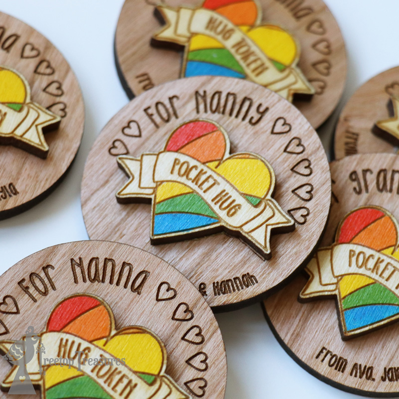 TreetopT_Gifts's tweet photo. Have been making lots of these Hug Token Magnets lately. Also offer a Pocket Hug Token (for those that don't want magnets). Personalised token & card, handy to send direct ❤️https://t.co/0iOtcPEBCn
#pockethug #HugToken #rainbowgift #PersonalisedGift #CelebsForSmallBiz https://t.co/yHNuaNNxlz