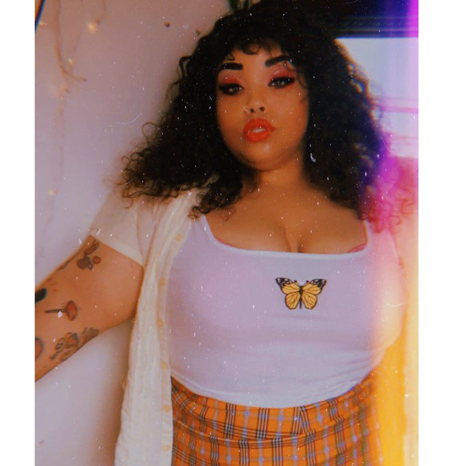 Yellow 💛🌼 Ellow  Low ..... hoe hoe hoe 💛 https://t.co/IQ4xNxqguH<a href="/tag/newprofilepic"class="tags"><span>#newprofilepic</span></a>