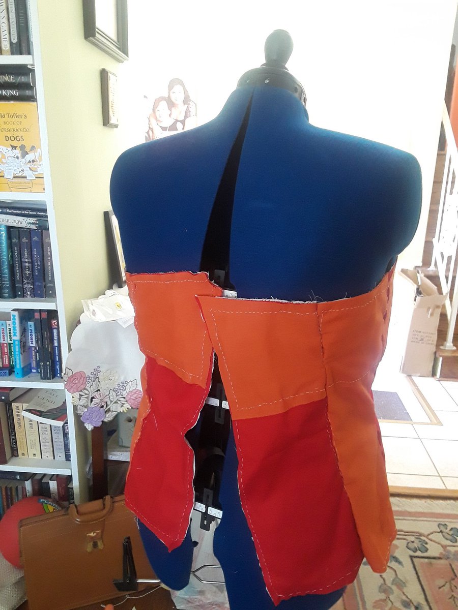 Darkspellmaster's tweet photo. Got the over all mock up for the cosplay corset for the Tardis dress done. Got the inner lining in and now working on the boning.#cosplay #DoctorWho #tardis #mockup #tardisdress https://t.co/hicBl11jtZ