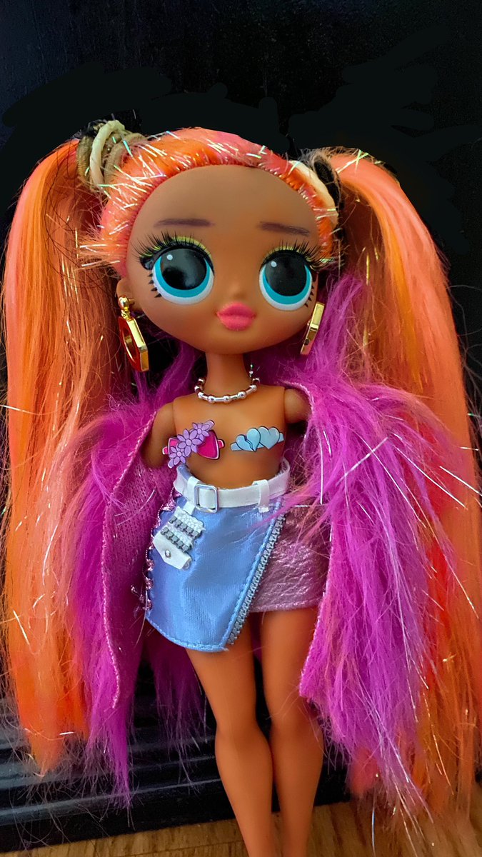 iceywifu's tweet photo. @NICKIMINAJ inspired #OMGdoll it’s not perfect but o tried lol https://t.co/269dsVgYBU