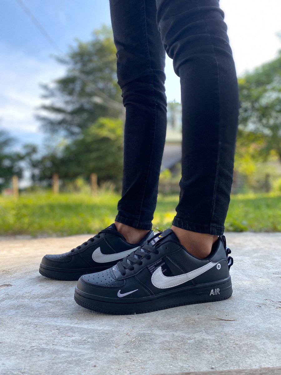 LAWANYAA GAIS AIRFORCE UTILITY NI KASUT NI BEST SELLER TAU LAMBAT CONFIRM HABIS NOW ADA SIZE 41-45 JE TAUU ADA SEPASANG JE SETIAP SIZE HARGA ASAL RM169 TAPI SAYA NAK BAGI BUKAN RM140 BUKAN RM120 NOW NAK BAGI HARGA LAGI MURAH  Ws  http://www.wasap.my/60139474171/nak+airforce