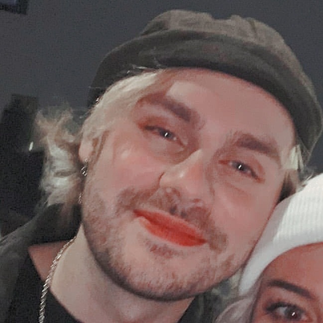 4summerxcalm's tweet photo. Esas "personas" que se gastan su saliva en insultar a michael, dejenme decirles que pierden su tiempo, el cual podrían utilizarlo en algo productivo, estoy orgullosa de apoyar y dar todo mi amor a este maravilloso ser humano, mike merece lo mejor 

#MichaelCliffordIsLovedParty https://t.co/05pz7qC4Iw